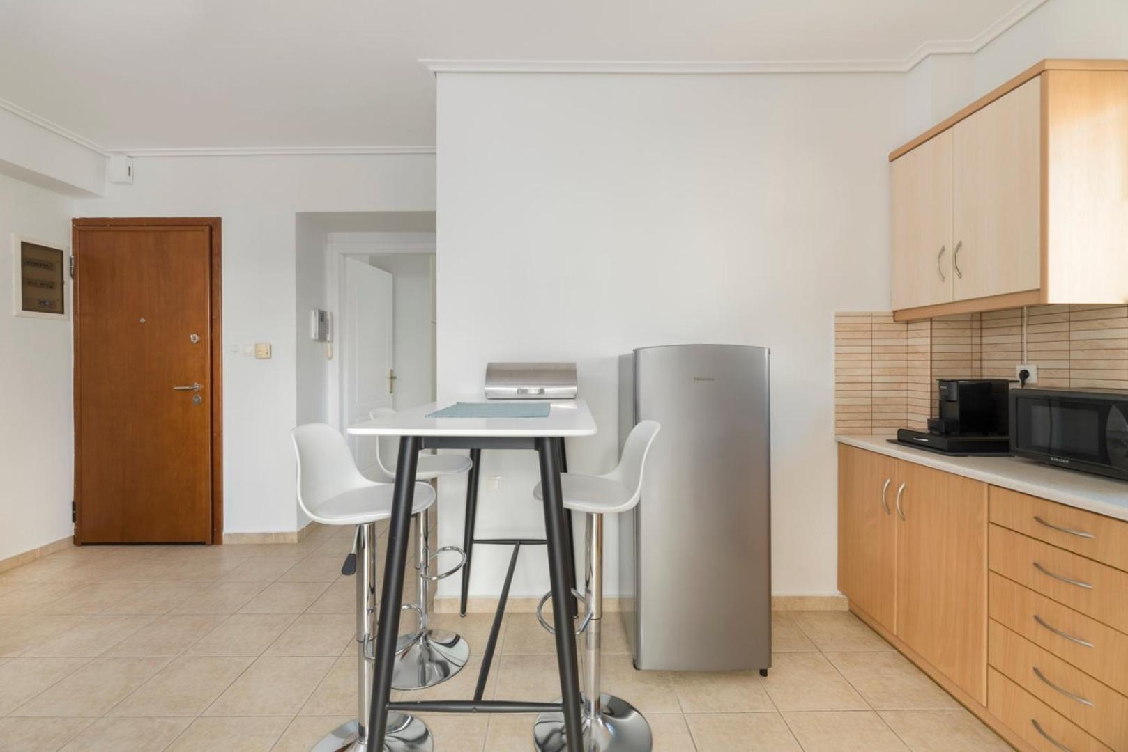 'microcosmos 2' Urban Flat In Neos Kosmos Apartment *